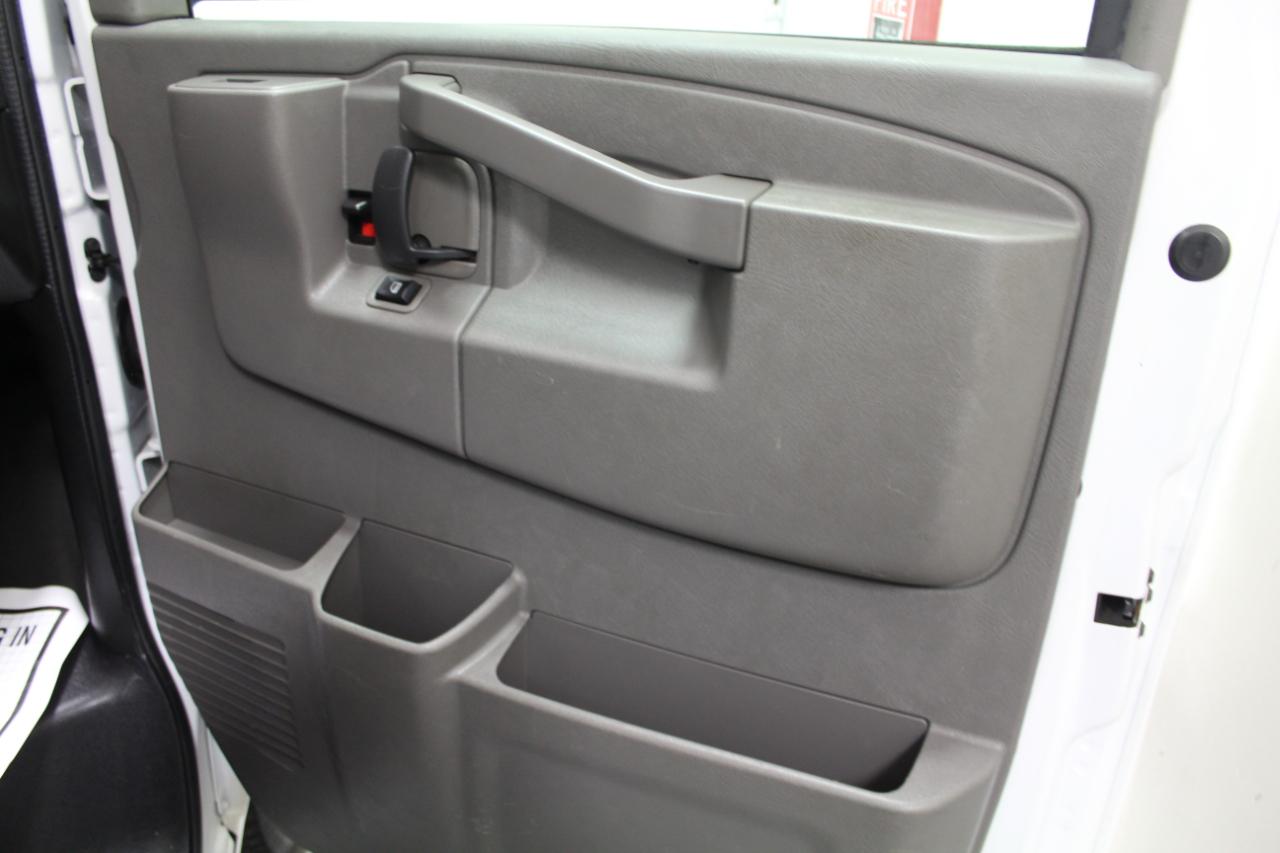 Chevrolet Express Cargo Van RWD 2500 135" 2020