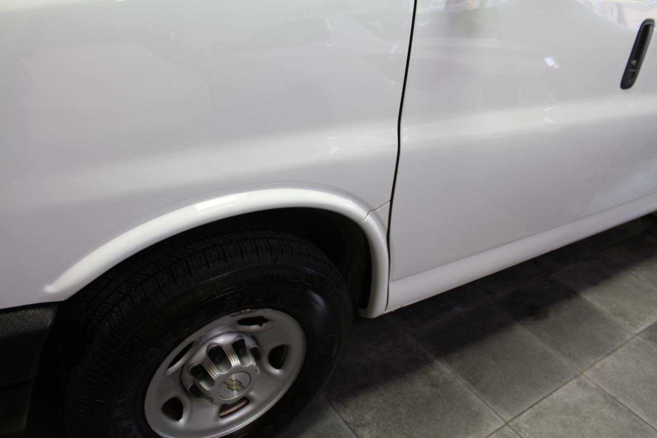 Chevrolet Express Cargo Van RWD 2500 135" 2020