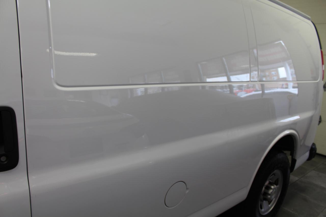 Chevrolet Express Cargo Van RWD 2500 135" 2020