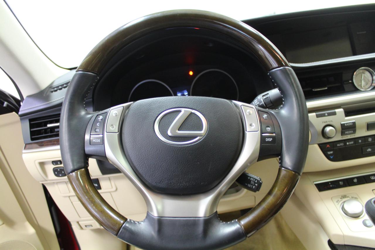 Lexus ES 350 4dr Sdn 2013