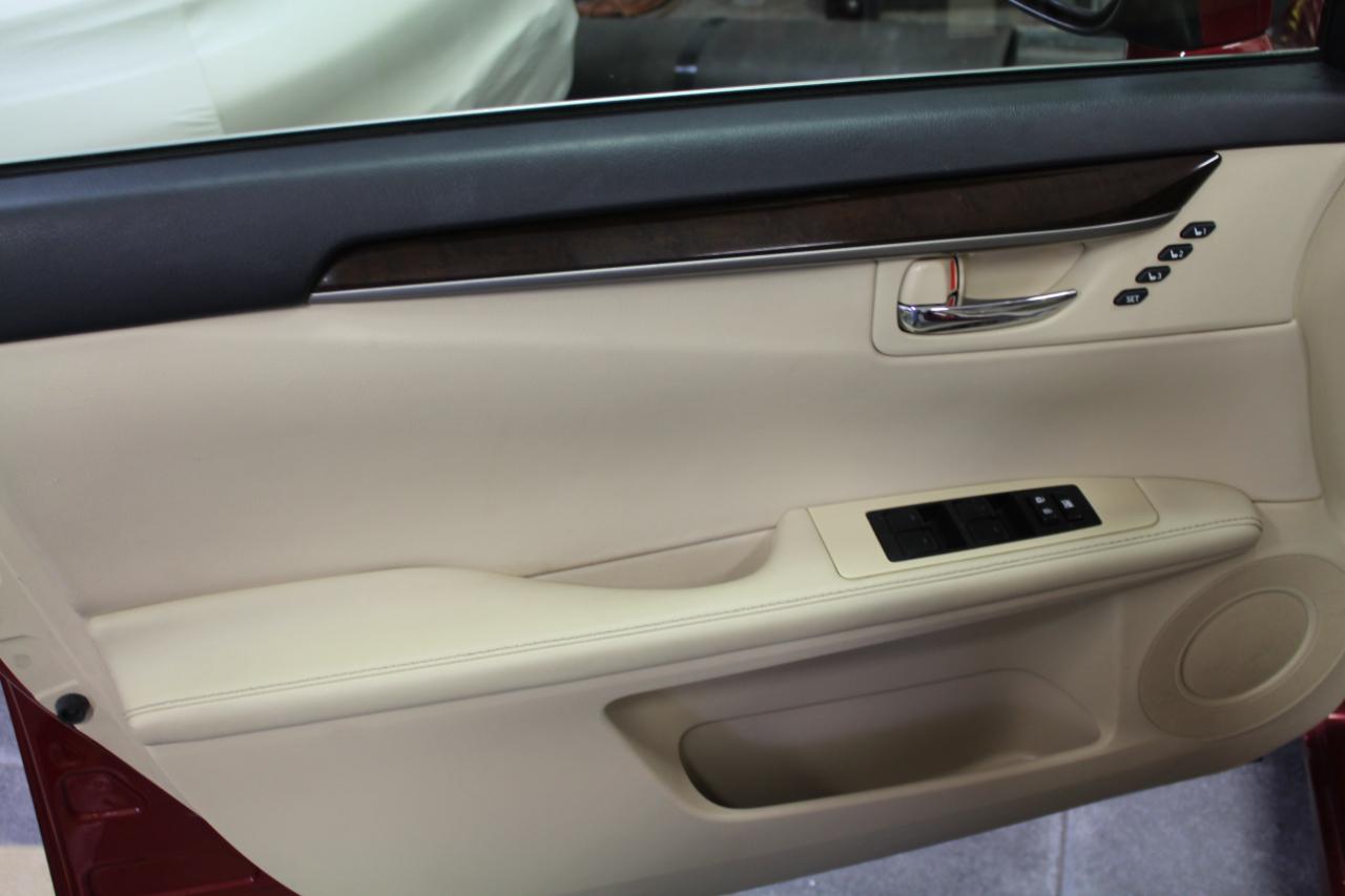 Lexus ES 350 4dr Sdn 2013