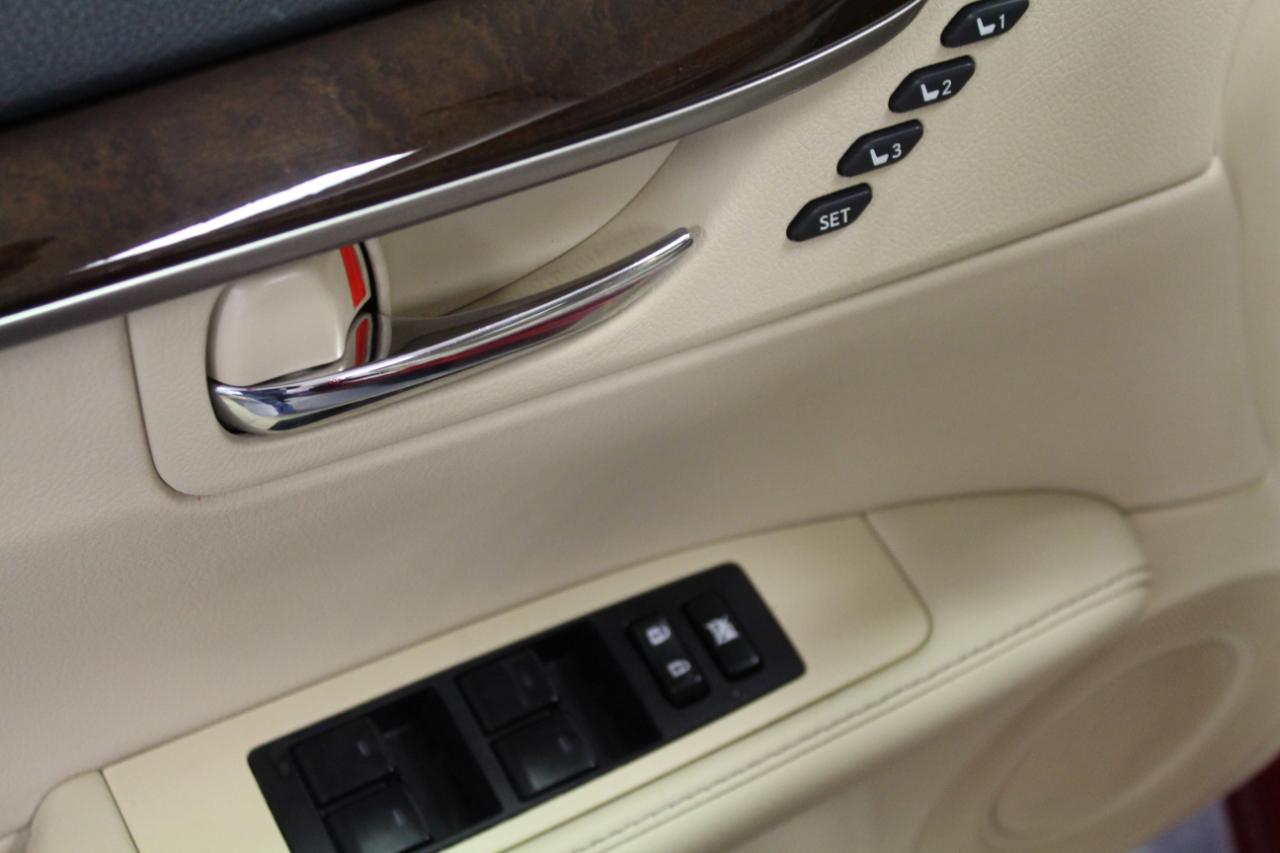 Lexus ES 350 4dr Sdn 2013