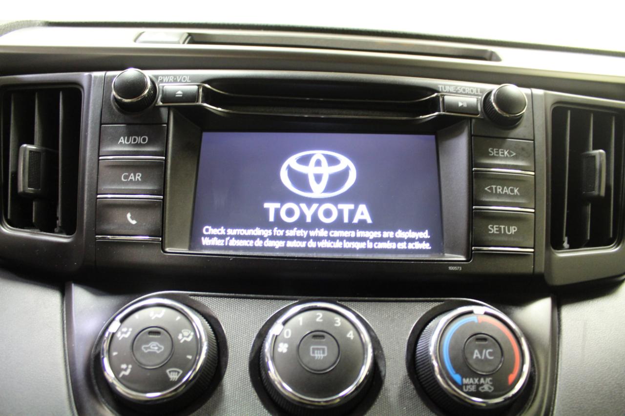 Toyota RAV4 LE AWD (Natl) 2017