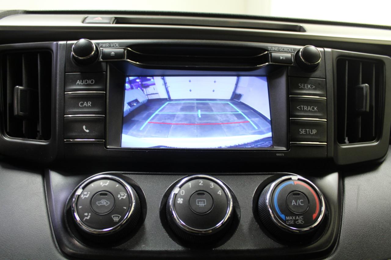 Toyota RAV4 LE AWD (Natl) 2017