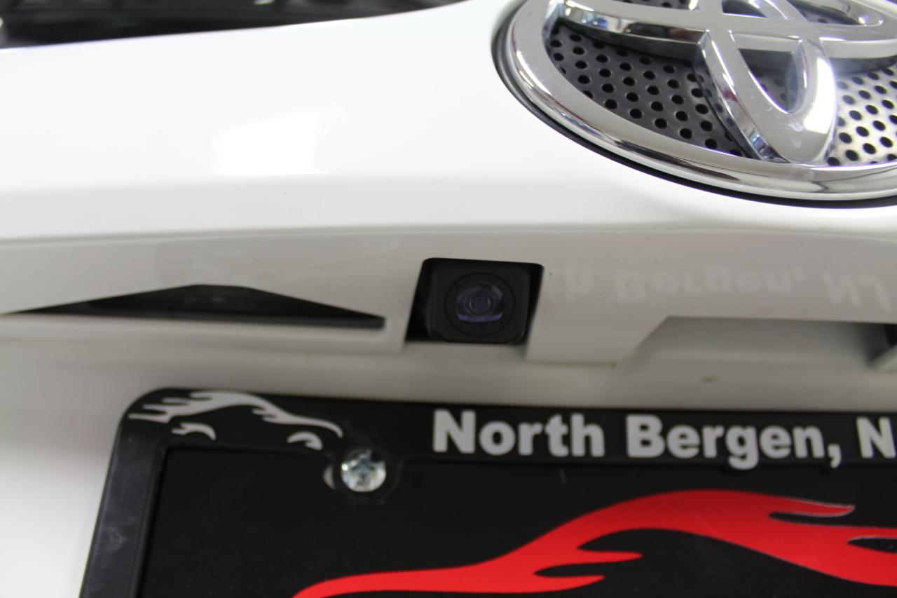 Toyota RAV4 LE AWD (Natl) 2017