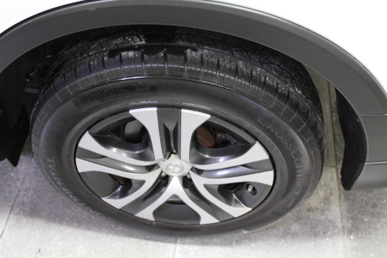 Toyota RAV4 LE AWD (Natl) 2017