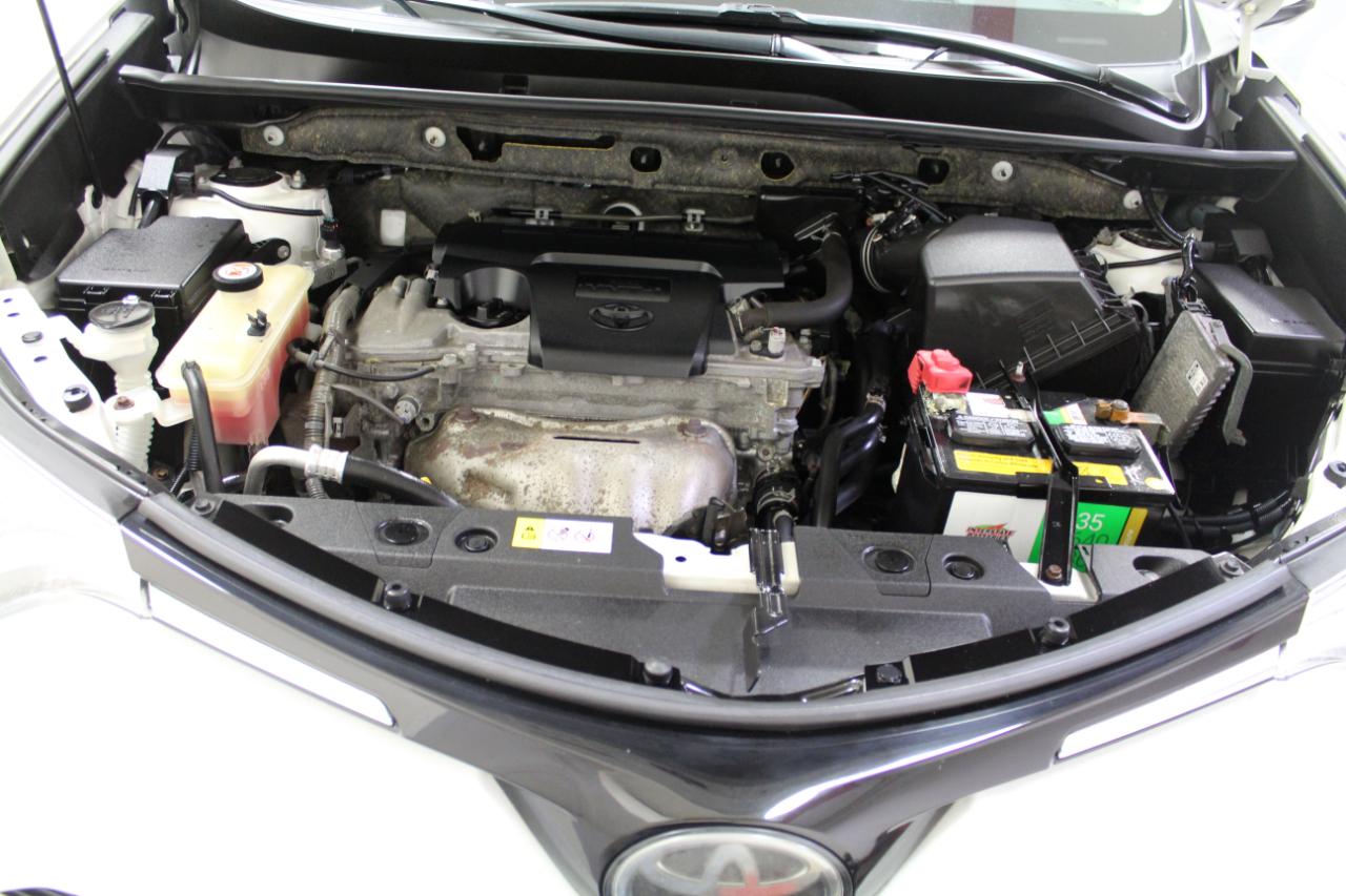 Toyota RAV4 LE AWD (Natl) 2017