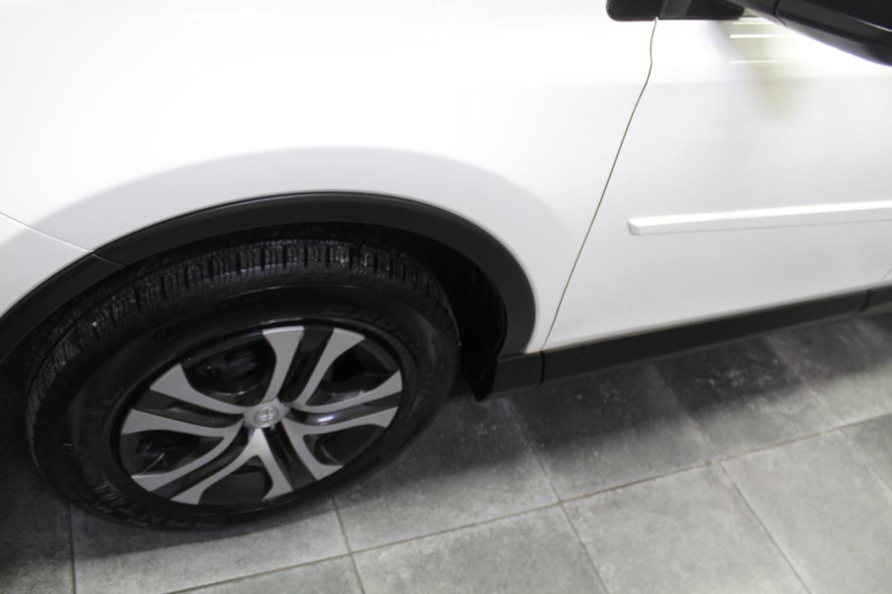 Toyota RAV4 LE AWD (Natl) 2017