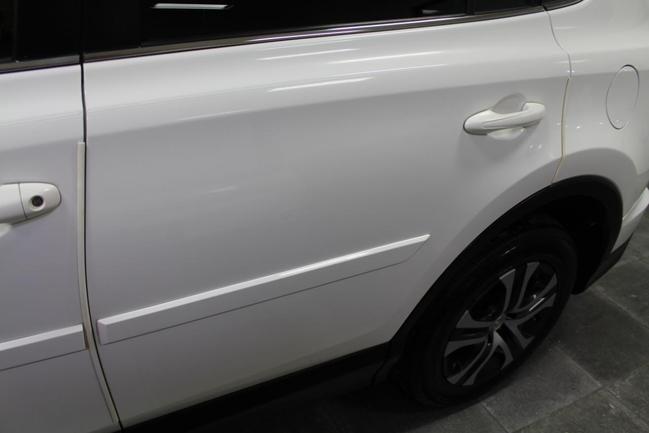 Toyota RAV4 LE AWD (Natl) 2017