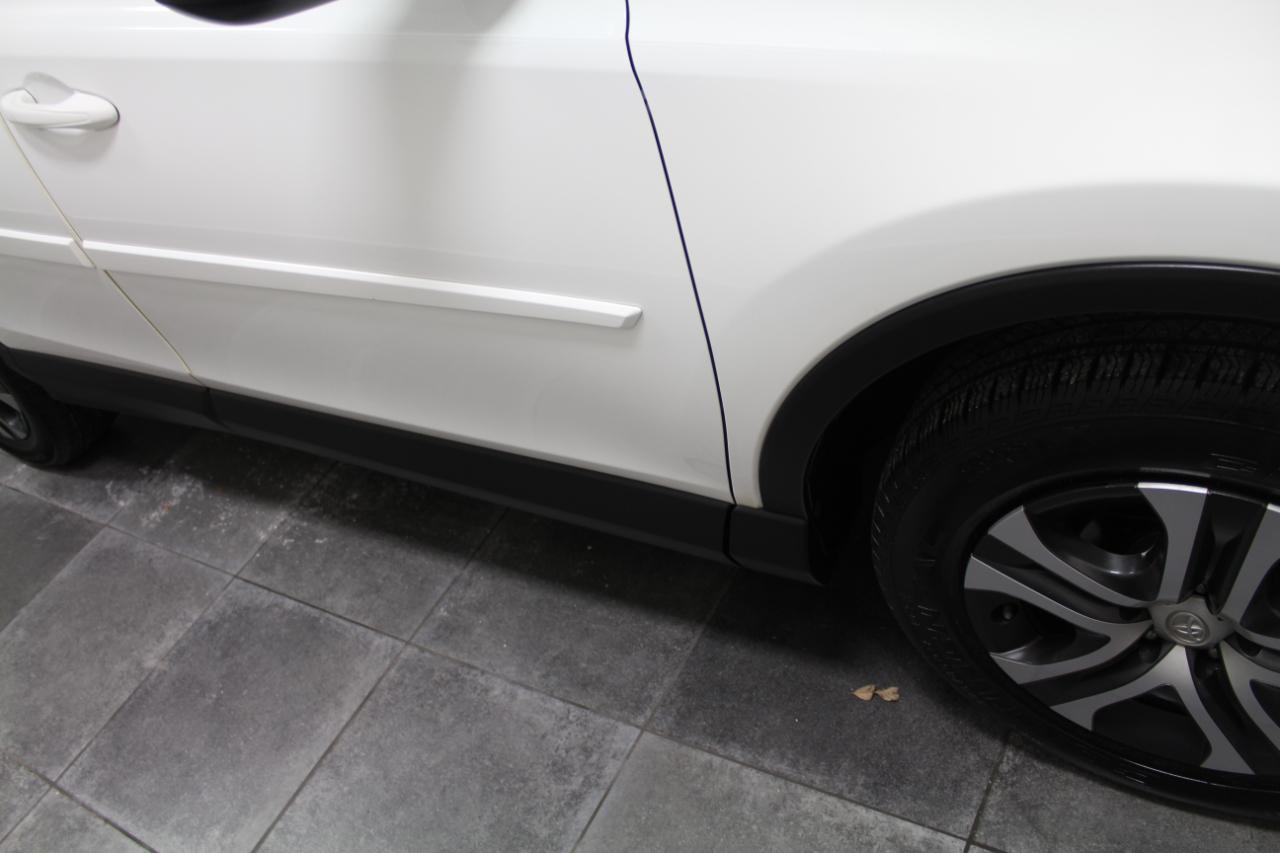 Toyota RAV4 LE AWD (Natl) 2017