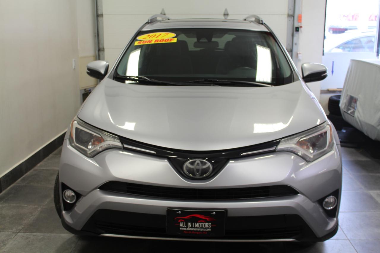 Toyota RAV4 XLE AWD (Natl) 2017