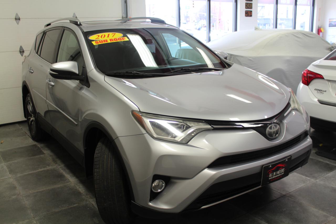 Toyota RAV4 XLE AWD (Natl) 2017