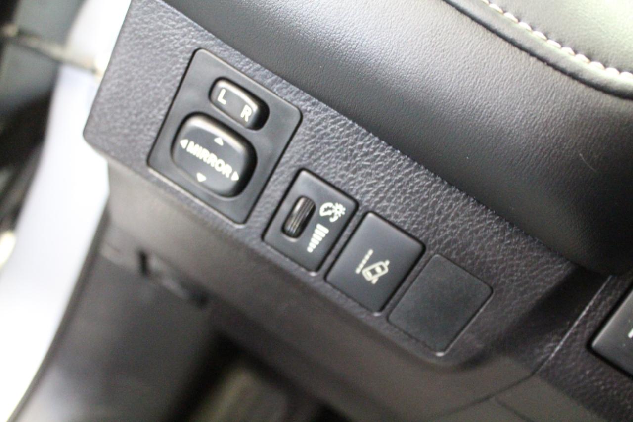 Toyota RAV4 XLE AWD (Natl) 2017