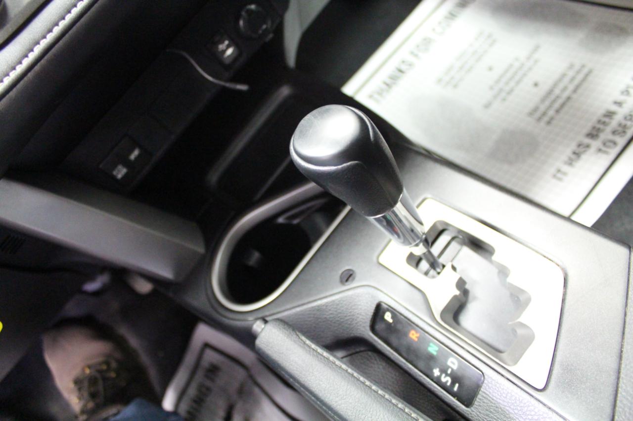 Toyota RAV4 XLE AWD (Natl) 2017