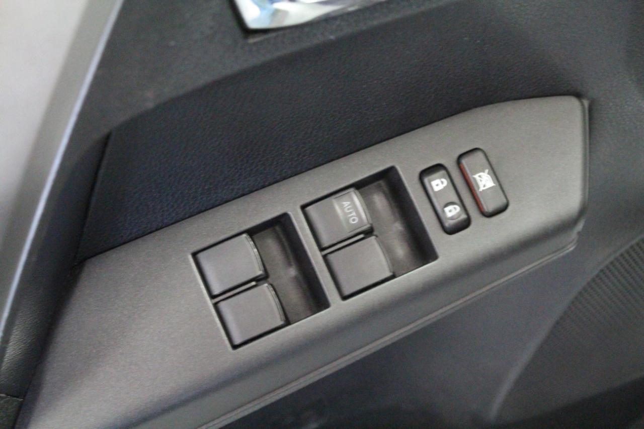 Toyota RAV4 XLE AWD (Natl) 2017