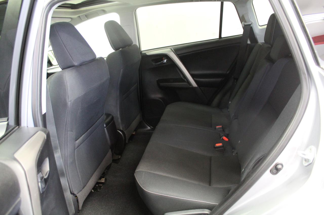 Toyota RAV4 XLE AWD (Natl) 2017