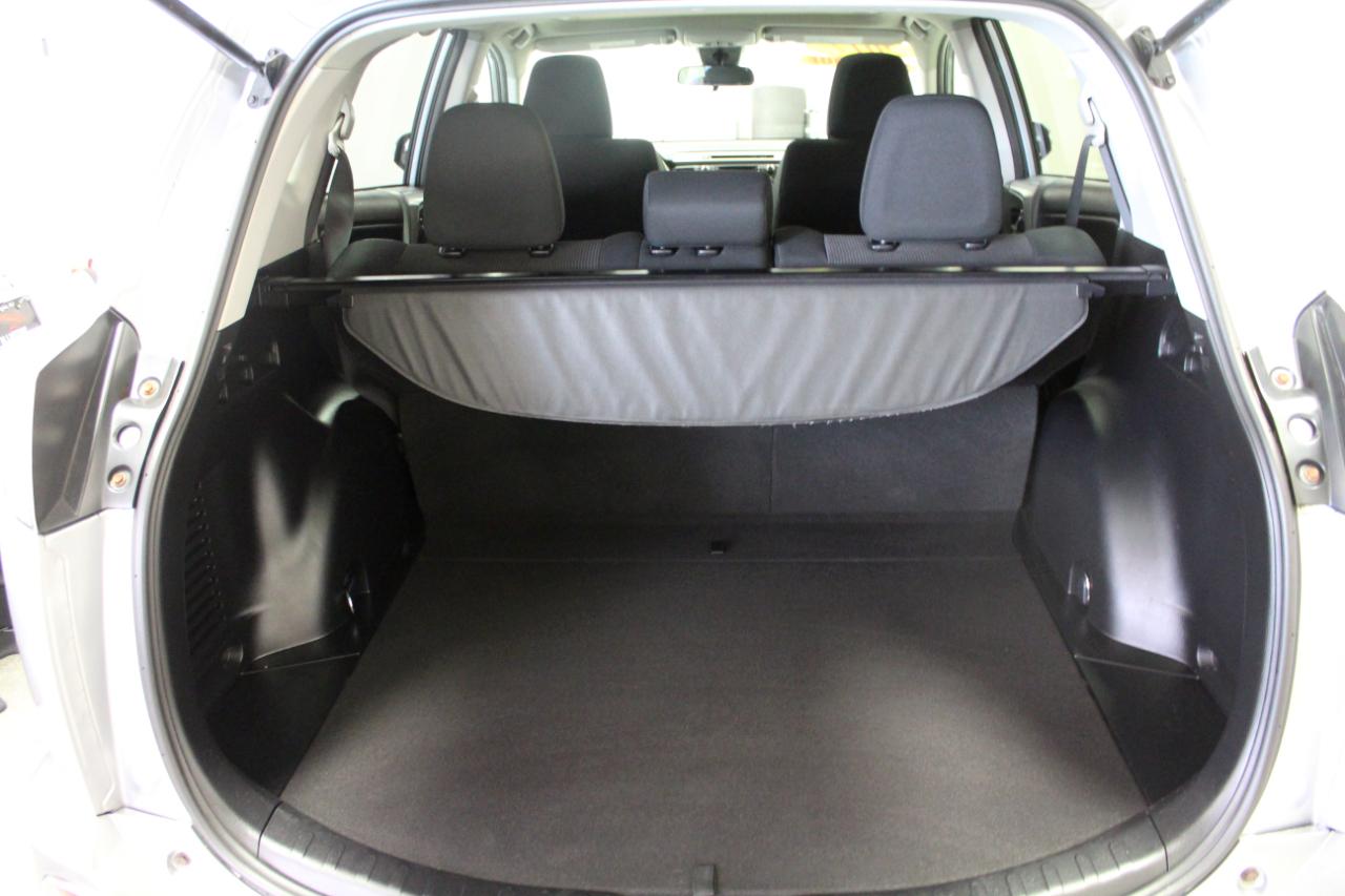 Toyota RAV4 XLE AWD (Natl) 2017