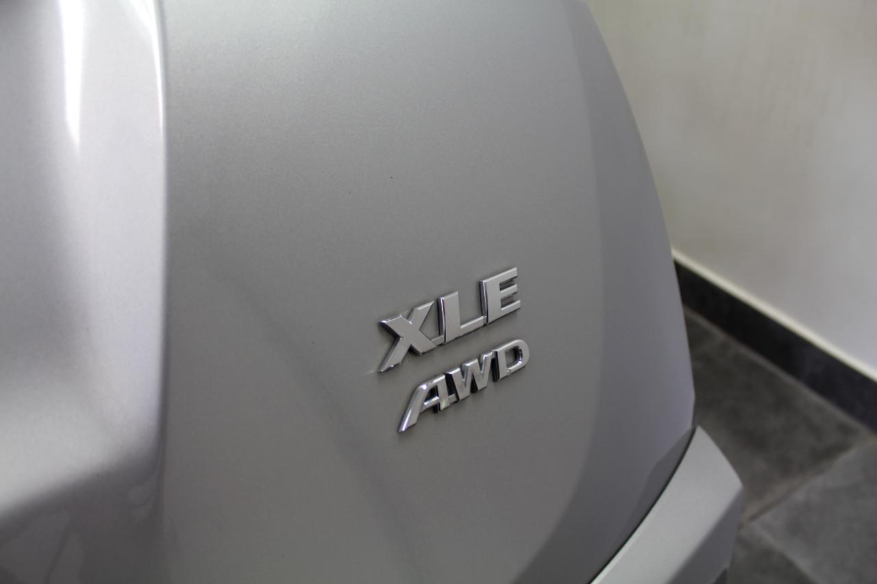 Toyota RAV4 XLE AWD (Natl) 2017
