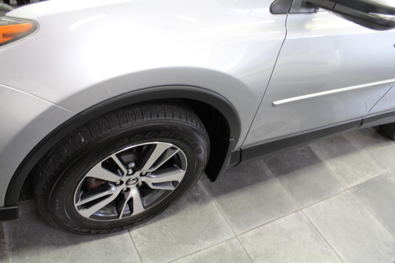 Toyota RAV4 XLE AWD (Natl) 2017