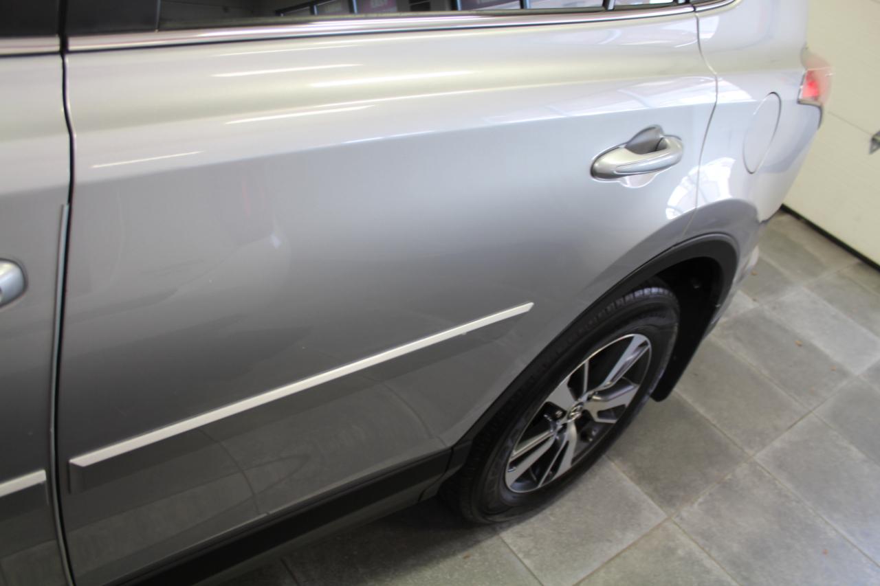 Toyota RAV4 XLE AWD (Natl) 2017