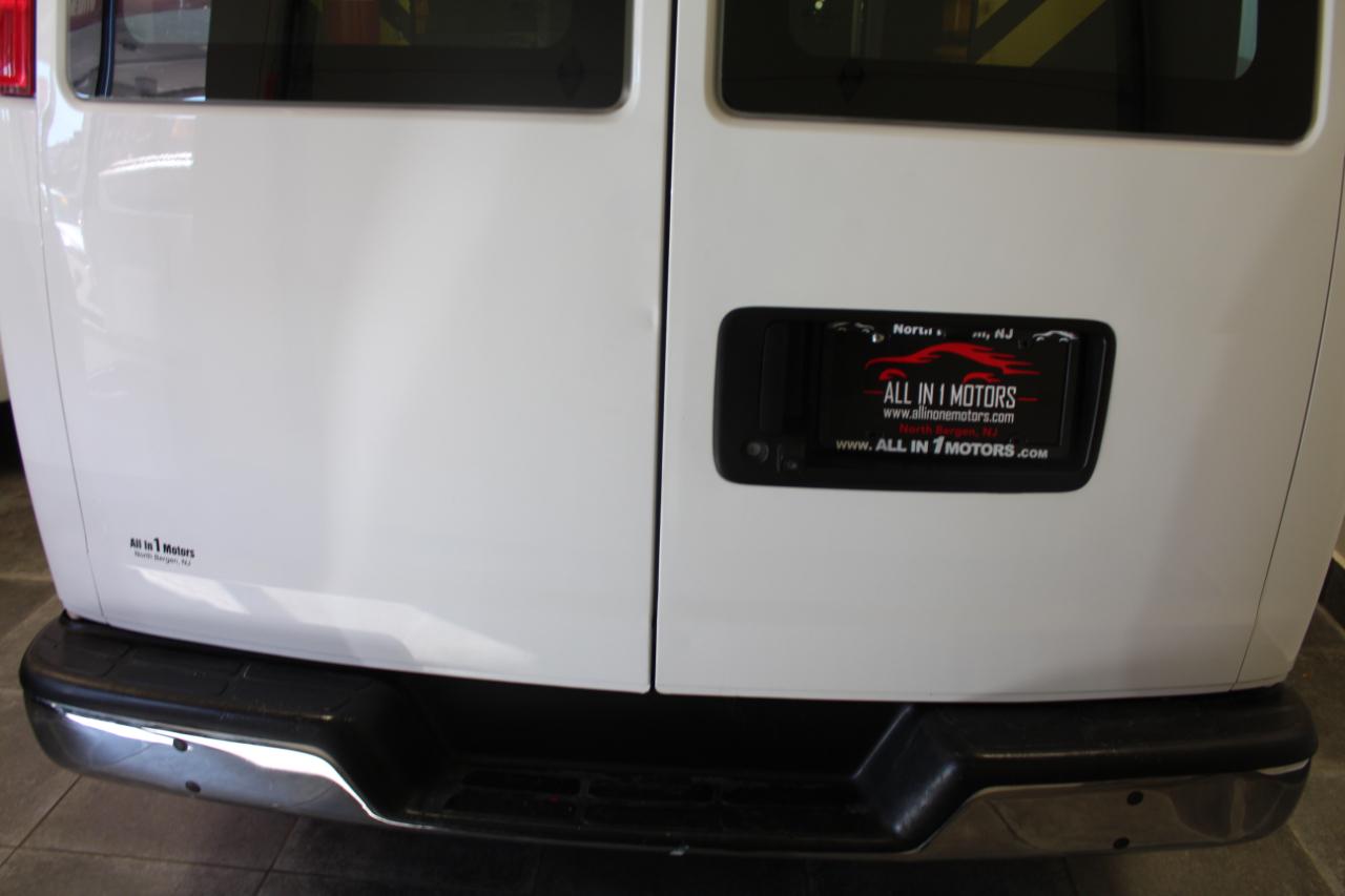 GMC Savana Cargo Van RWD 2500 135" 2020