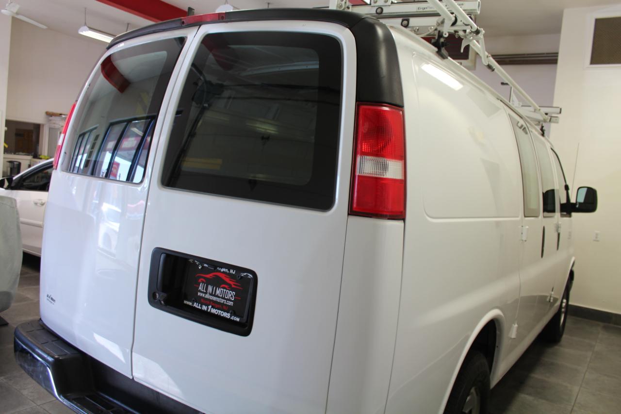 GMC Savana Cargo Van RWD 2500 135" 2020