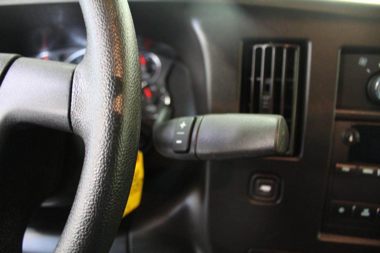 GMC Savana Cargo Van RWD 2500 135" 2020