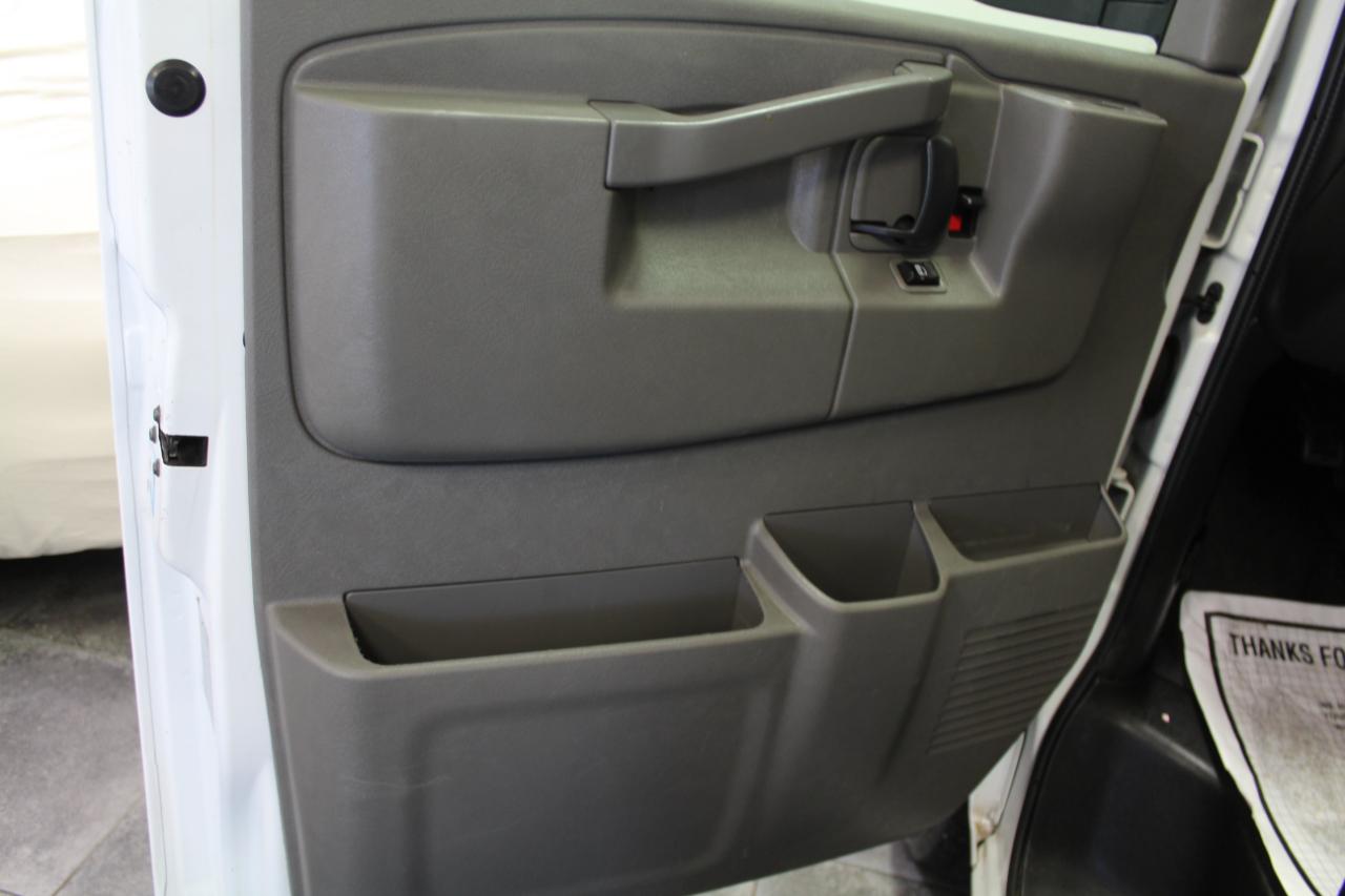 GMC Savana Cargo Van RWD 2500 135" 2020