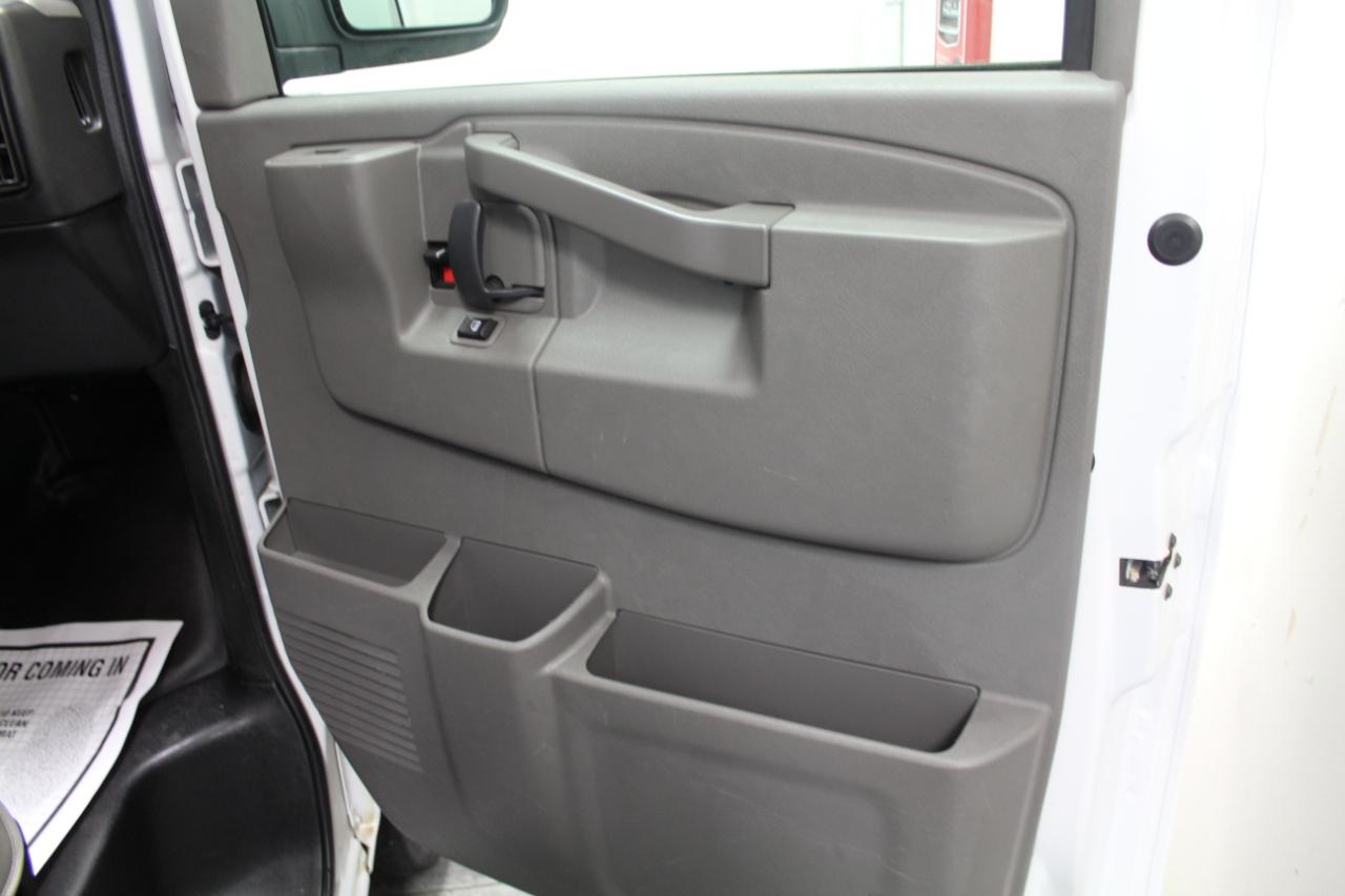 GMC Savana Cargo Van RWD 2500 135" 2020