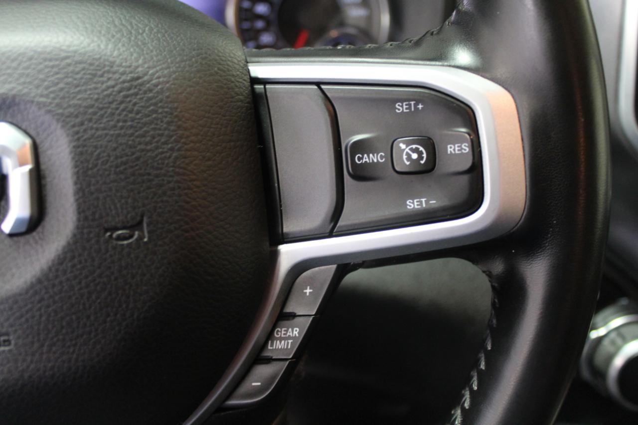 RAM 1500 Big Horn 4x4 Crew Cab 5'7" Box 2021