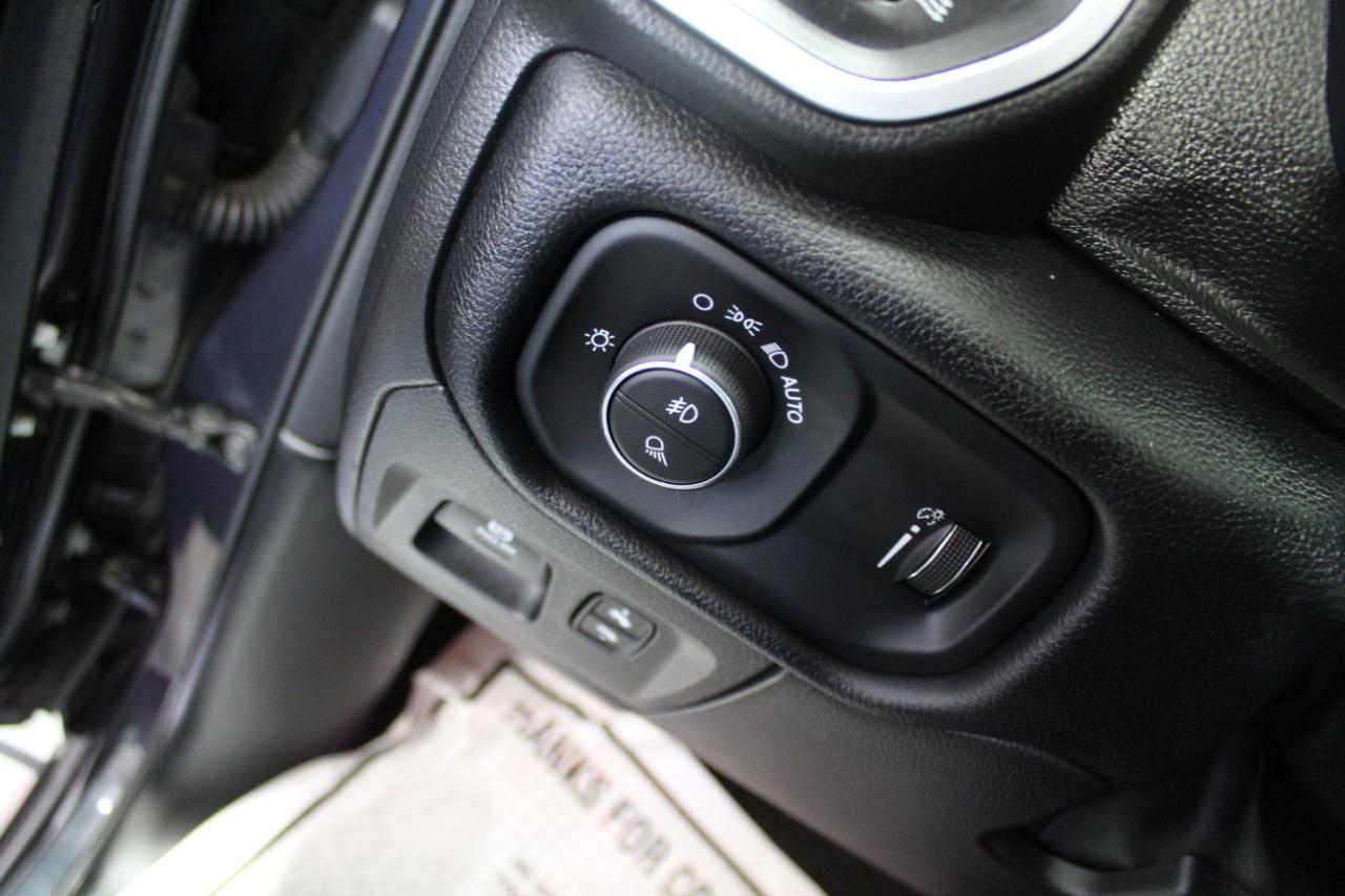 RAM 1500 Big Horn 4x4 Crew Cab 5'7" Box 2021