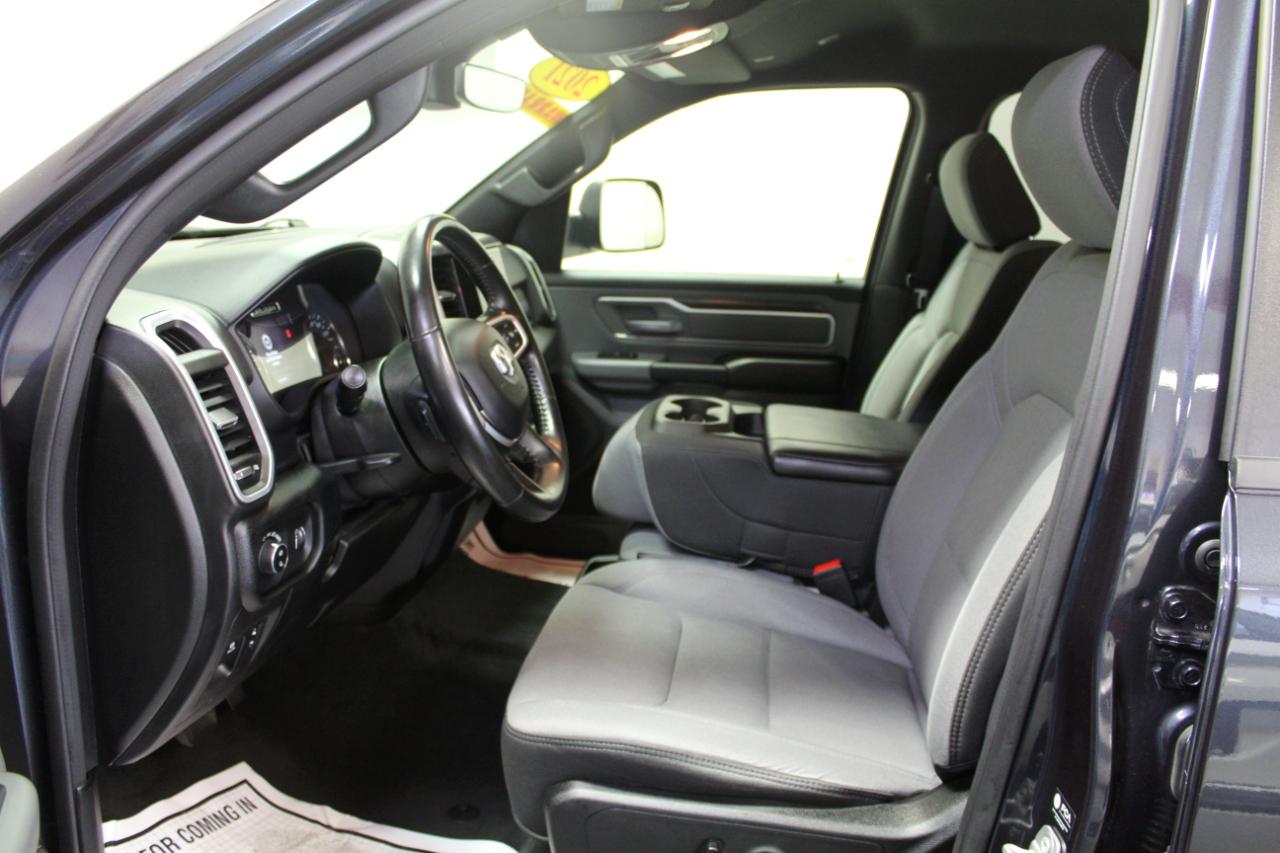 RAM 1500 Big Horn 4x4 Crew Cab 5'7" Box 2021