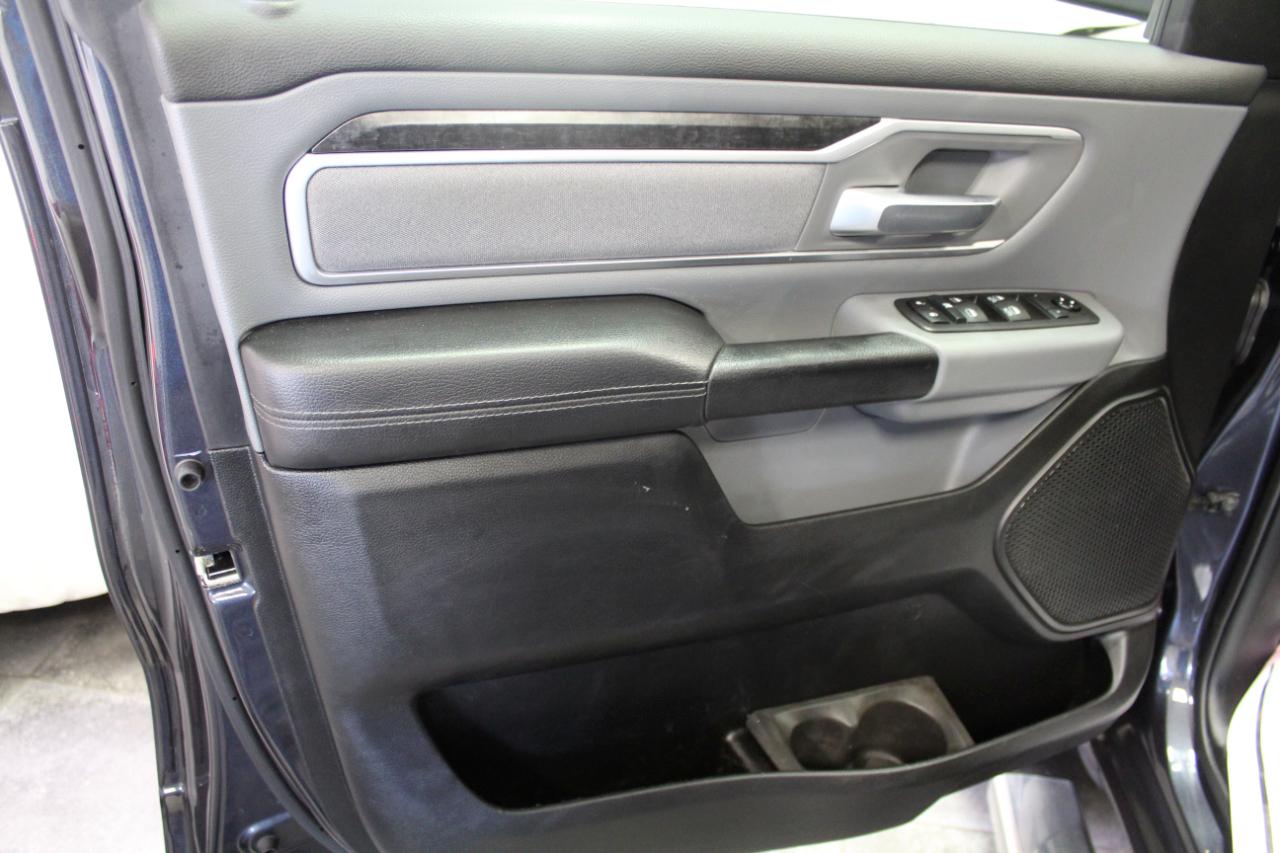 RAM 1500 Big Horn 4x4 Crew Cab 5'7" Box 2021