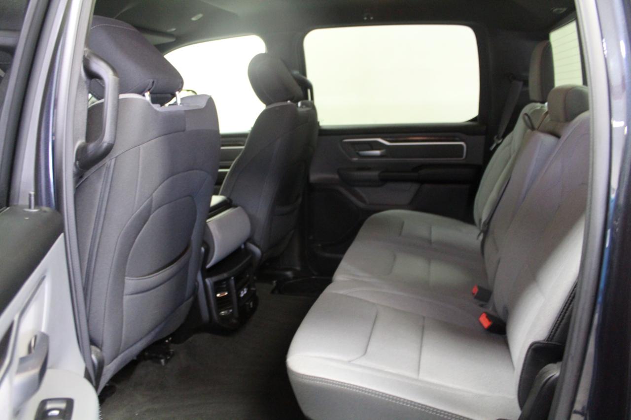 RAM 1500 Big Horn 4x4 Crew Cab 5'7" Box 2021