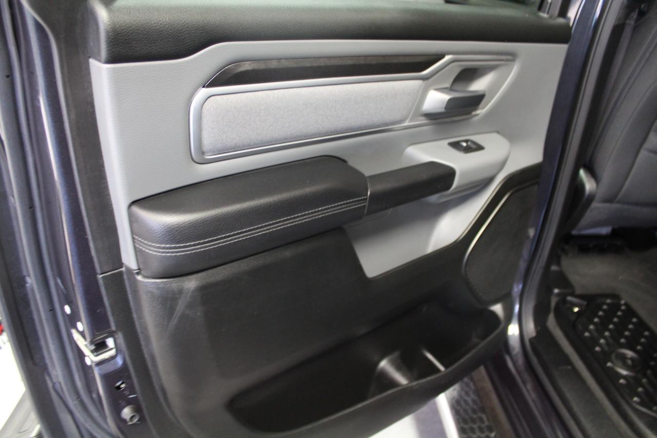 RAM 1500 Big Horn 4x4 Crew Cab 5'7" Box 2021