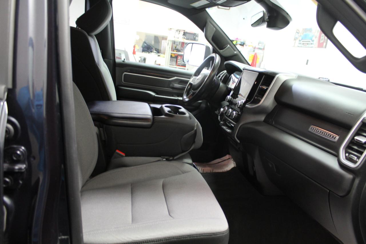 RAM 1500 Big Horn 4x4 Crew Cab 5'7" Box 2021