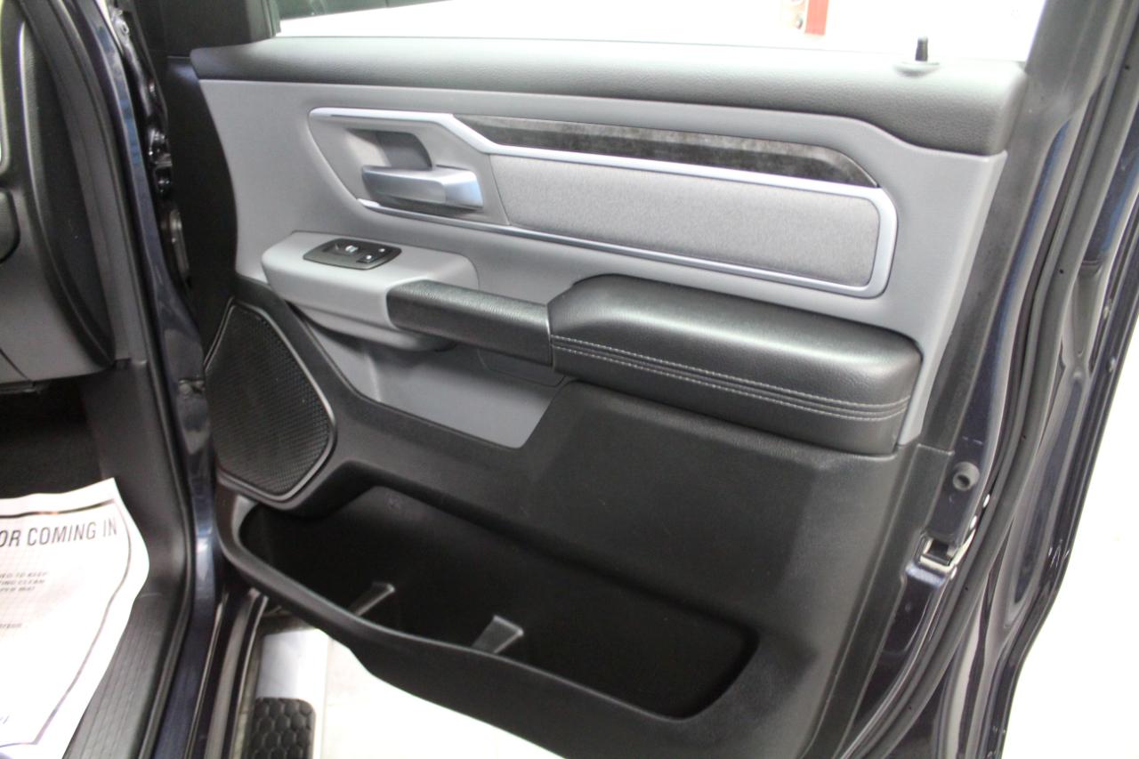 RAM 1500 Big Horn 4x4 Crew Cab 5'7" Box 2021