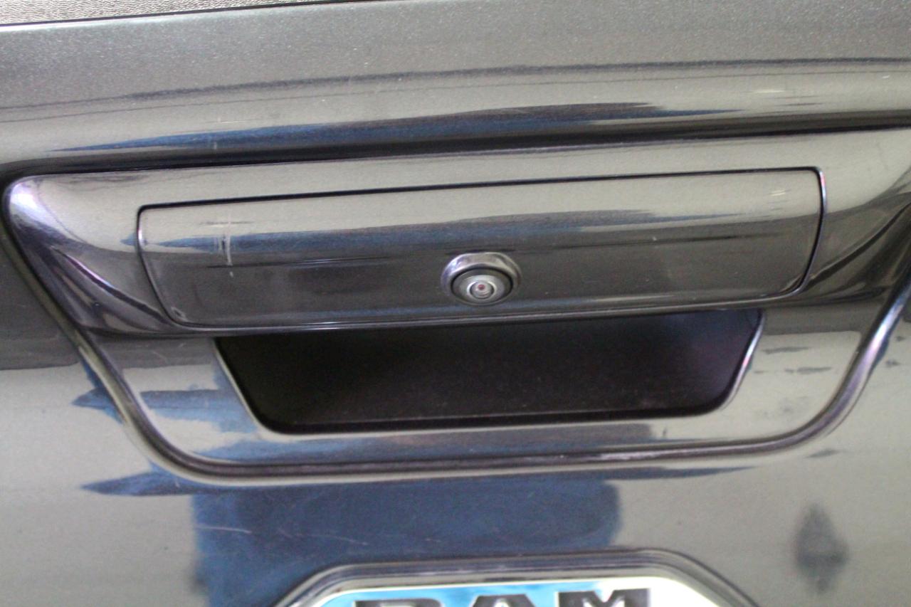 RAM 1500 Big Horn 4x4 Crew Cab 5'7" Box 2021