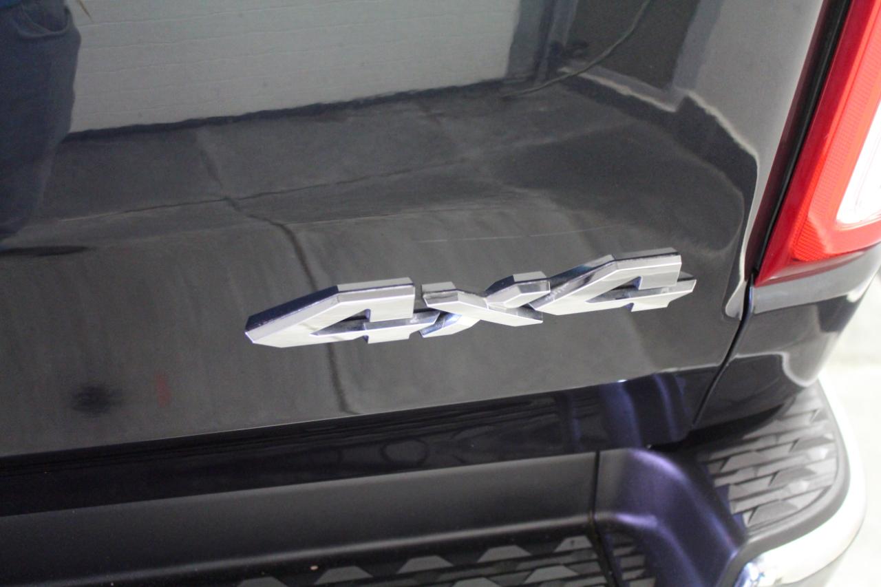 RAM 1500 Big Horn 4x4 Crew Cab 5'7" Box 2021