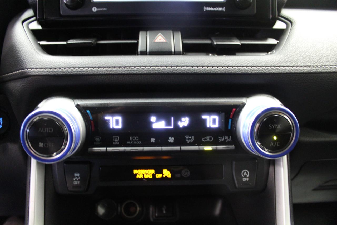 Toyota RAV4 XLE AWD (Natl) 2020