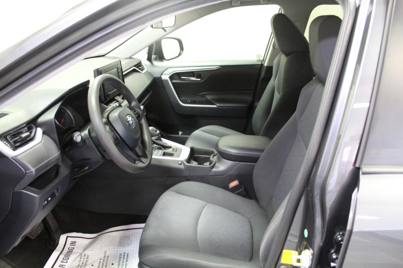 Toyota RAV4 XLE AWD (Natl) 2020