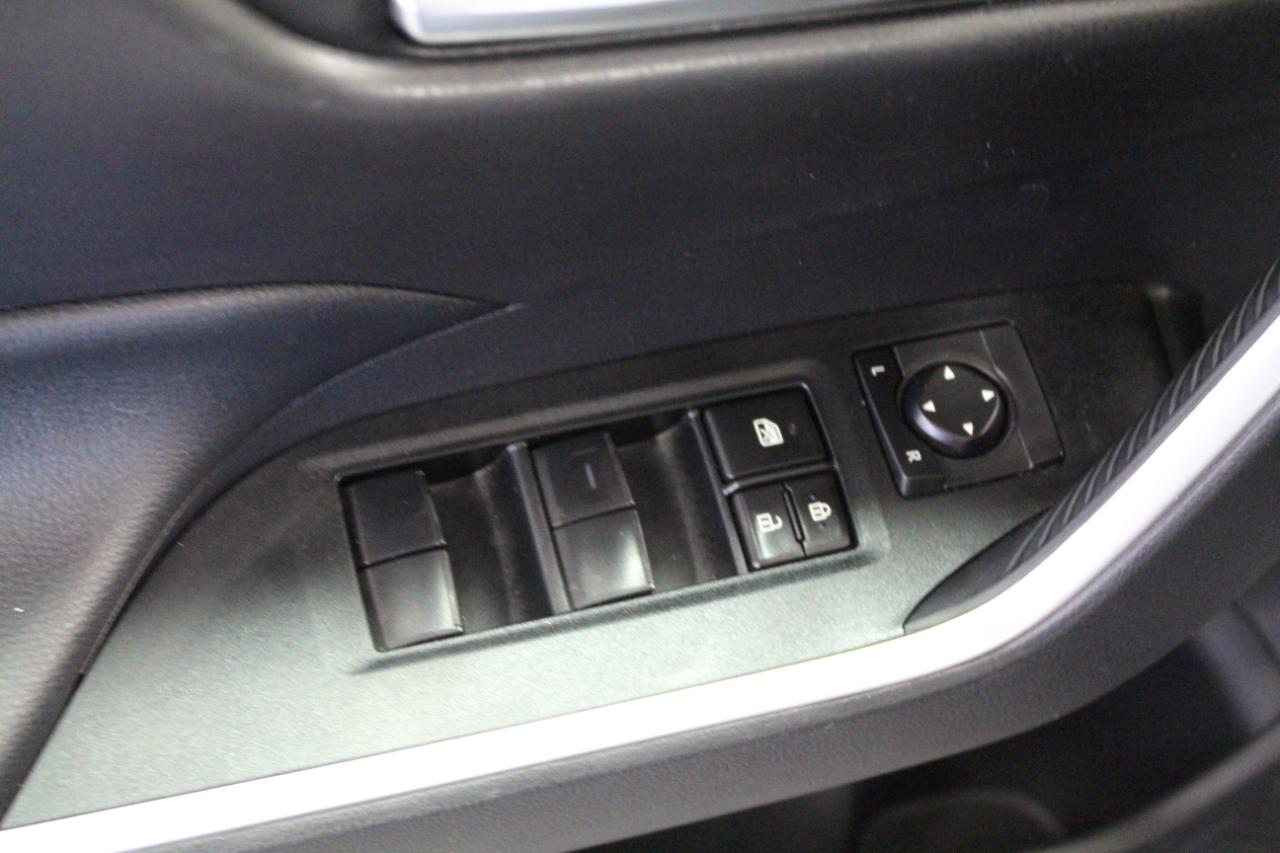 Toyota RAV4 XLE AWD (Natl) 2020