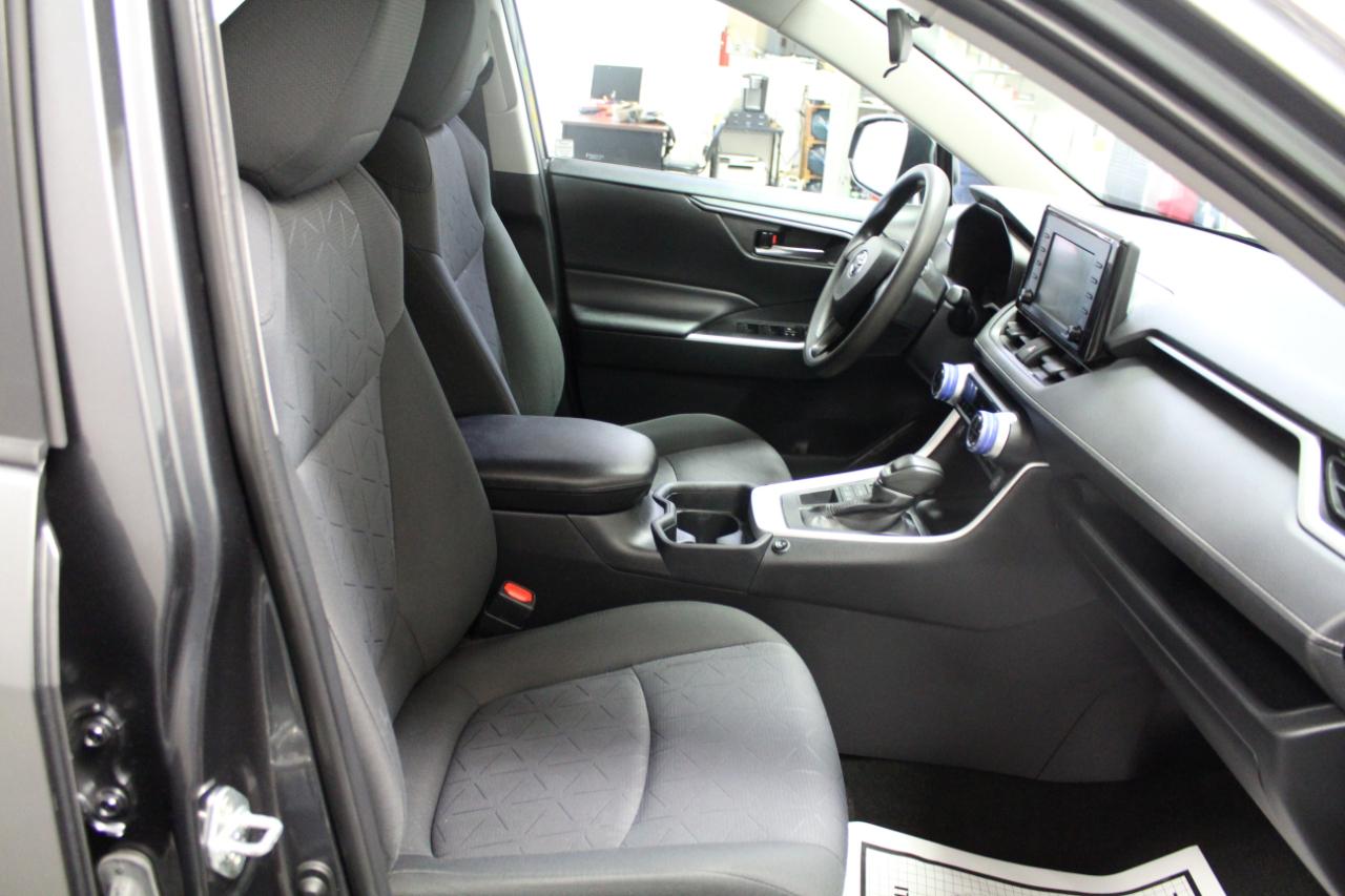 Toyota RAV4 XLE AWD (Natl) 2020