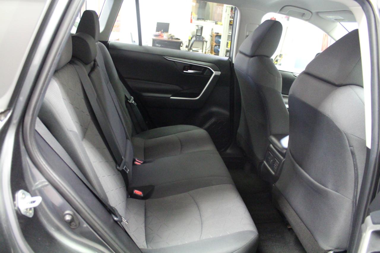 Toyota RAV4 XLE AWD (Natl) 2020