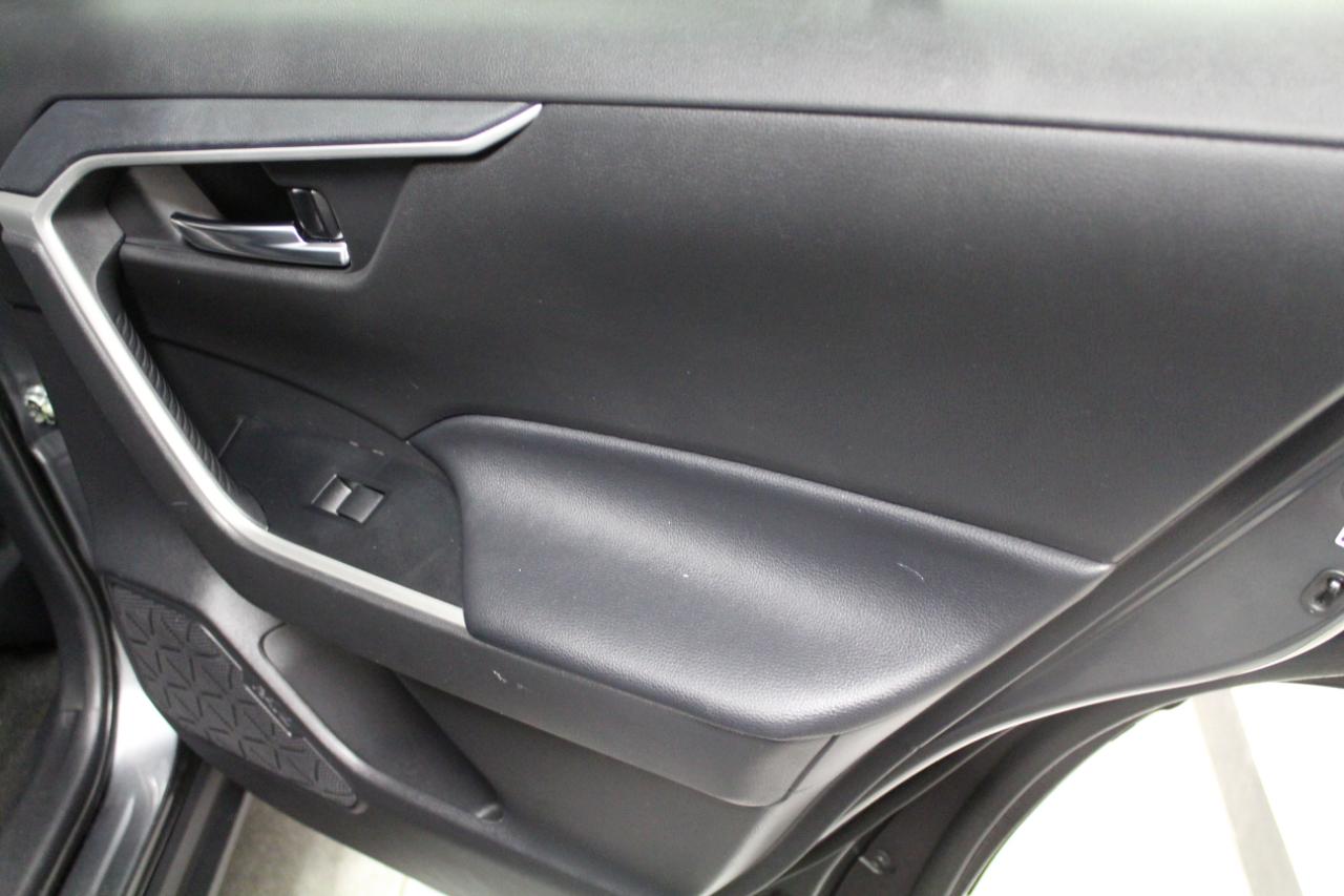 Toyota RAV4 XLE AWD (Natl) 2020