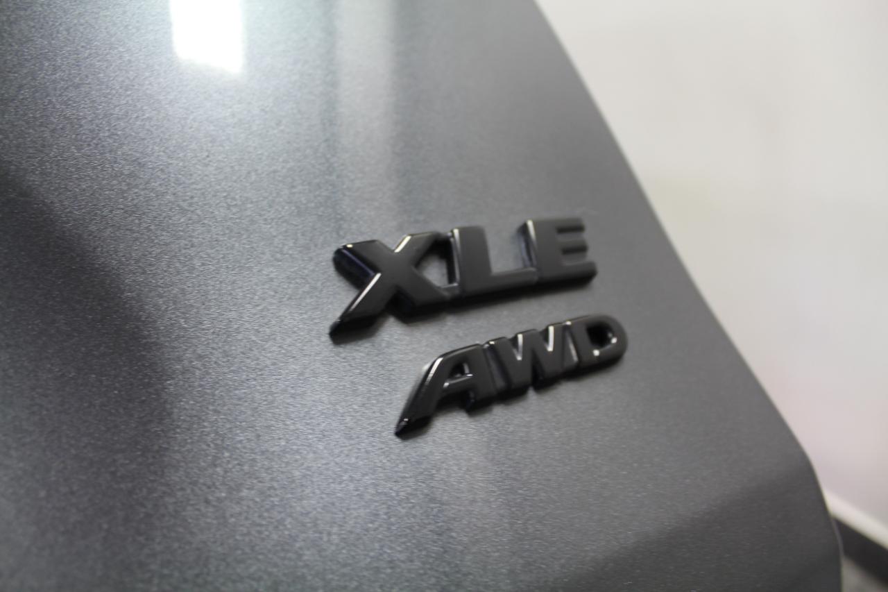 Toyota RAV4 XLE AWD (Natl) 2020