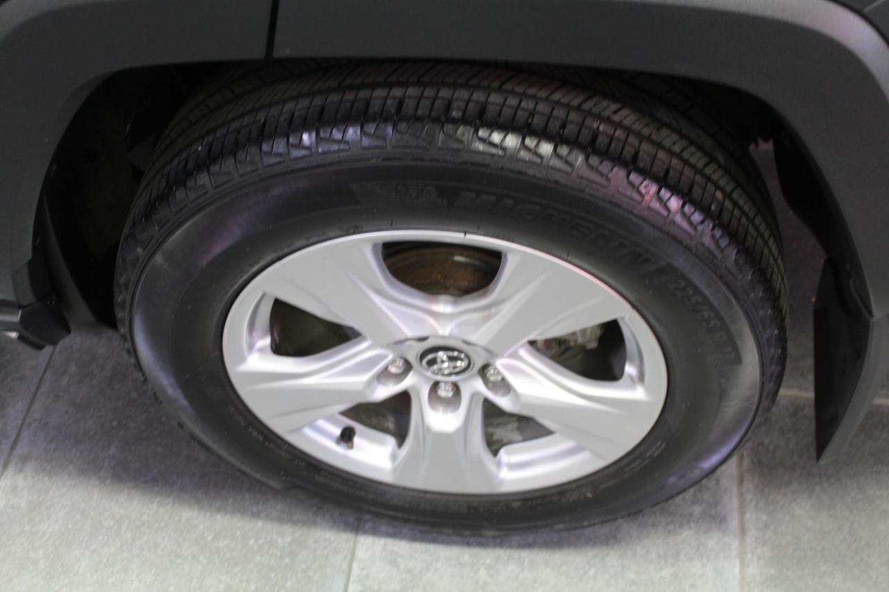 Toyota RAV4 XLE AWD (Natl) 2020