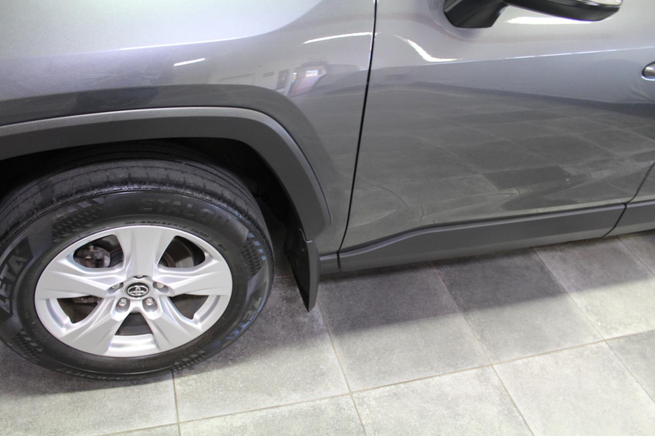 Toyota RAV4 XLE AWD (Natl) 2020