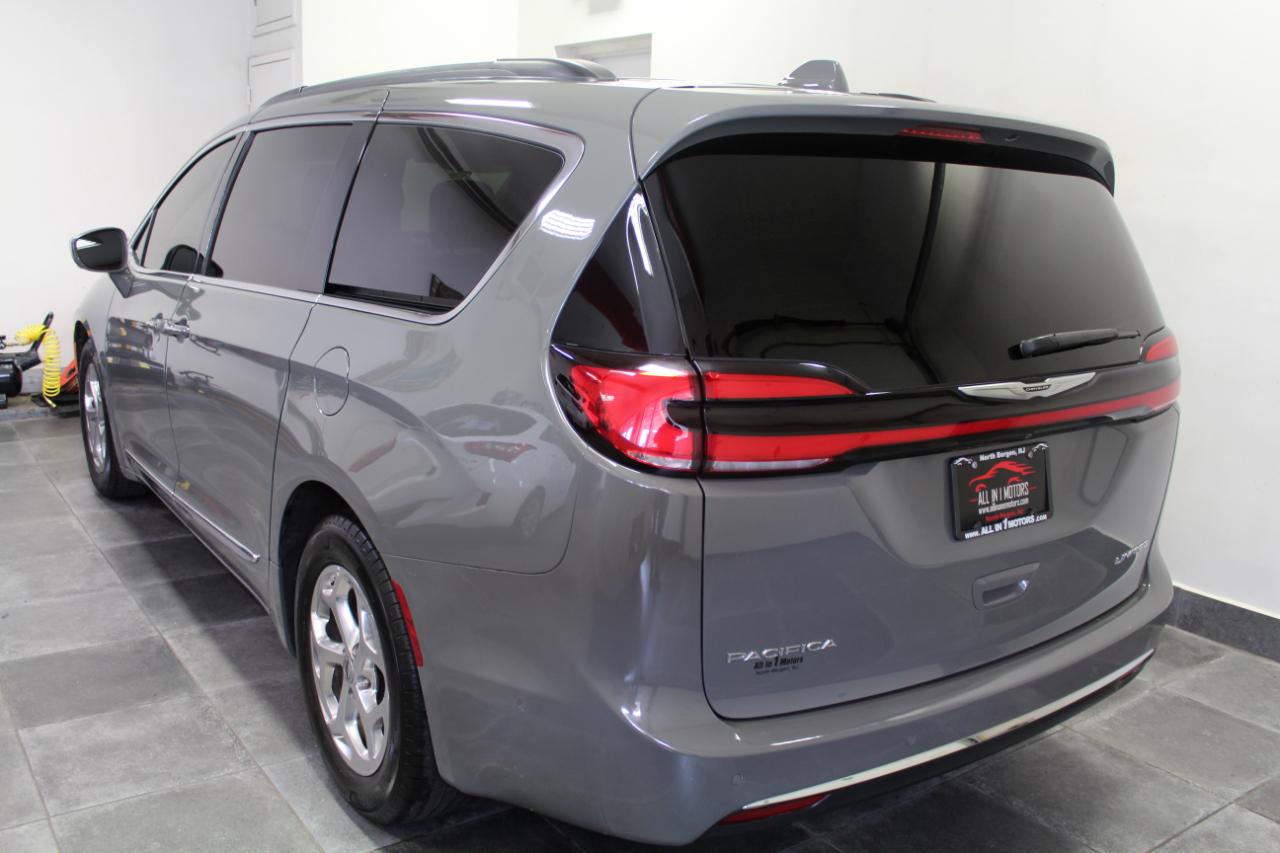 Chrysler Pacifica Limited FWD 2022