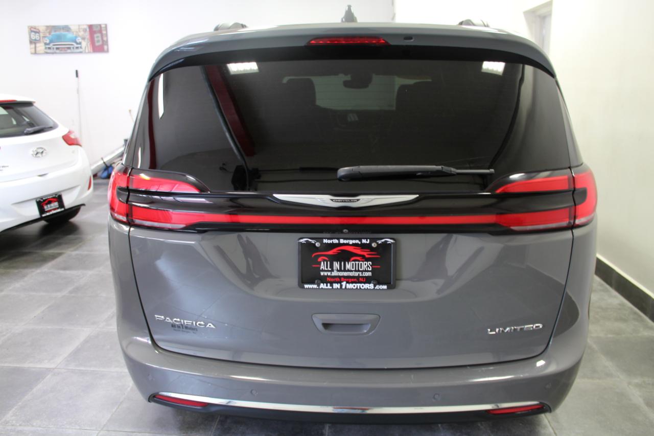 Chrysler Pacifica Limited FWD 2022